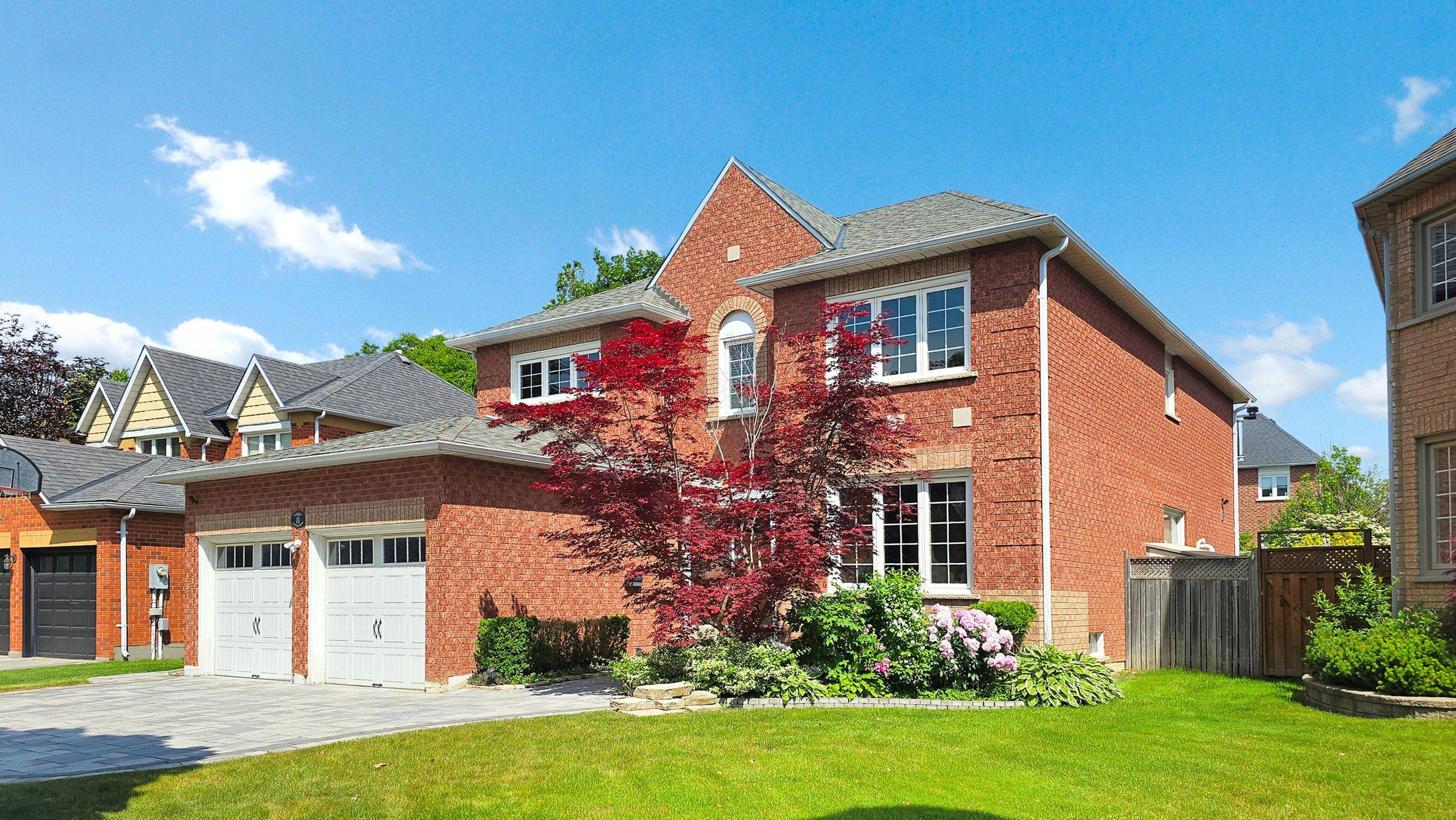 Markham, ON L3R 0G2,8 Lismer CT