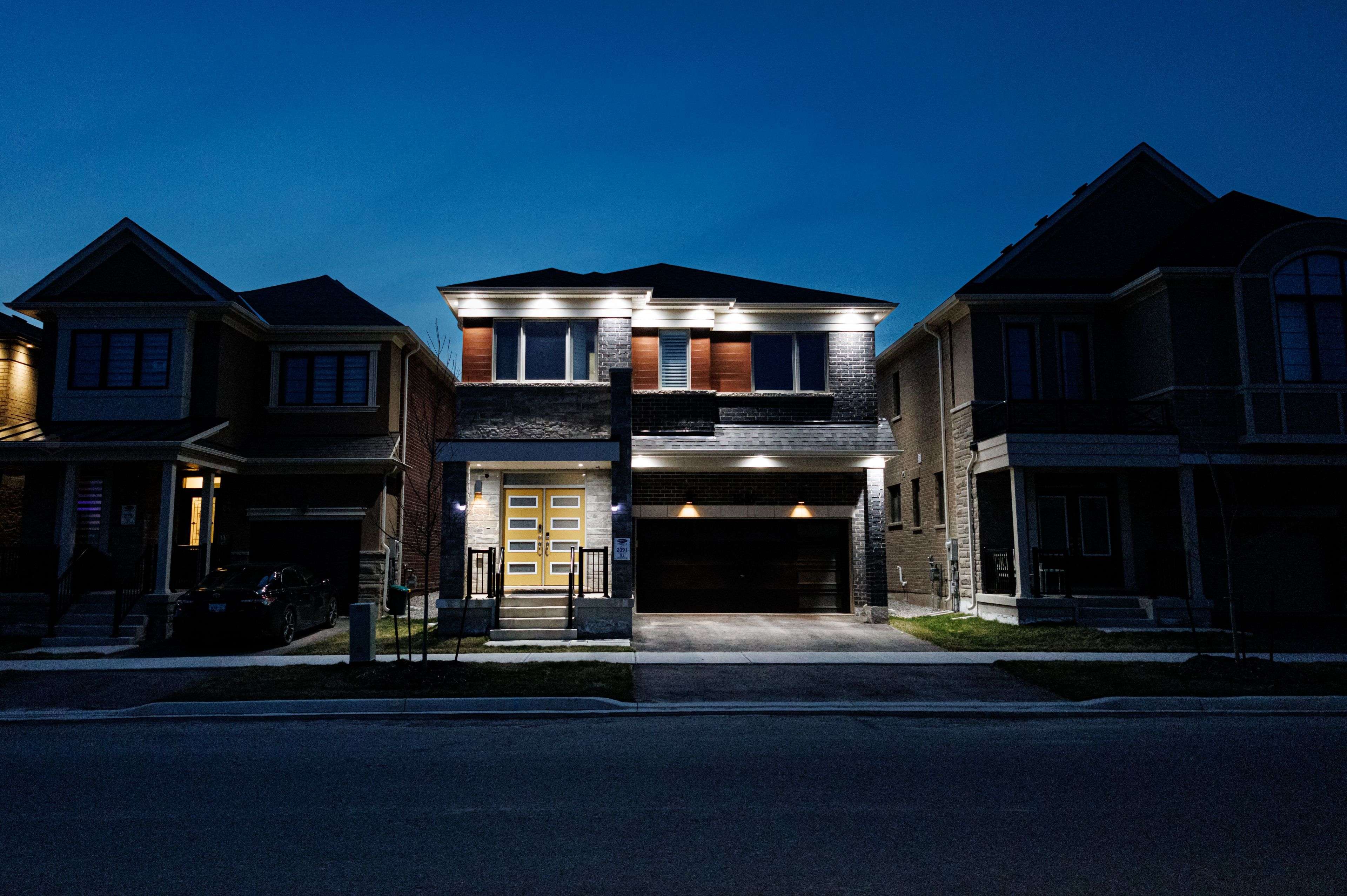 Milton, ON L9E 2A4,1659 Whitlock AVE