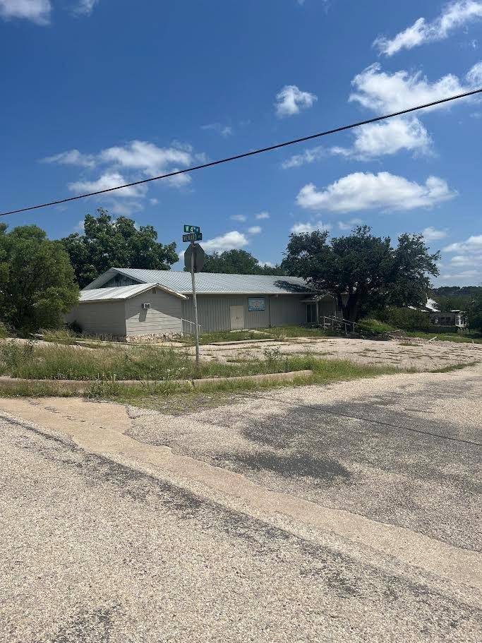 Sonora, TX 76950,306 N 4th St
