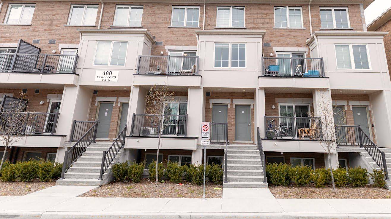 Oshawa, ON L1H 0B2,480 Beresford PATH #8