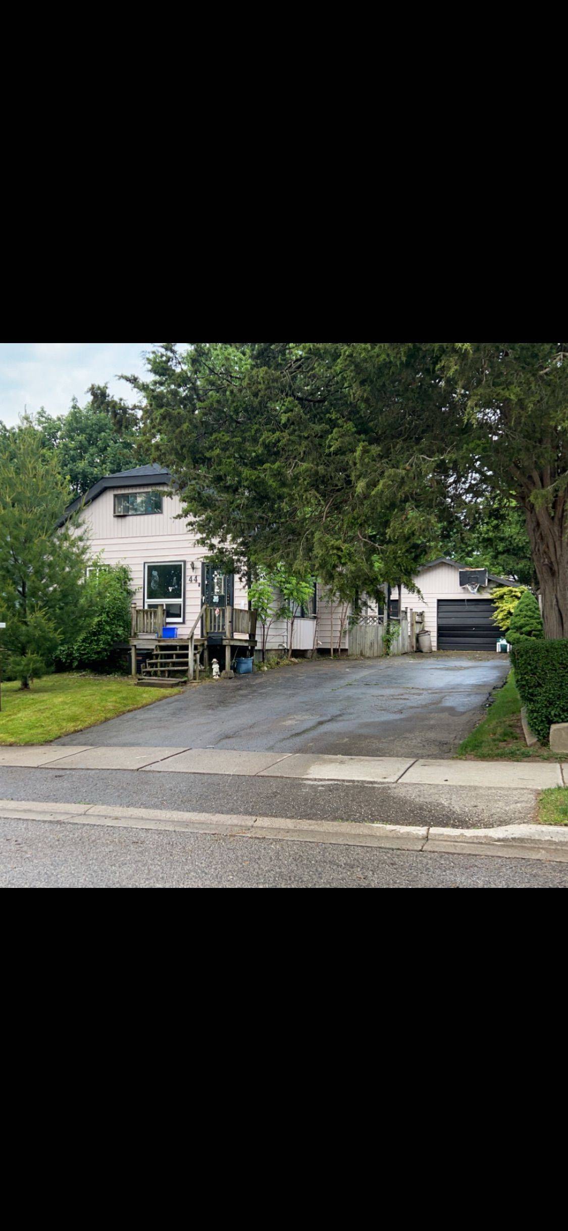 London East, ON N5Y 1Z6,44 Bedford RD
