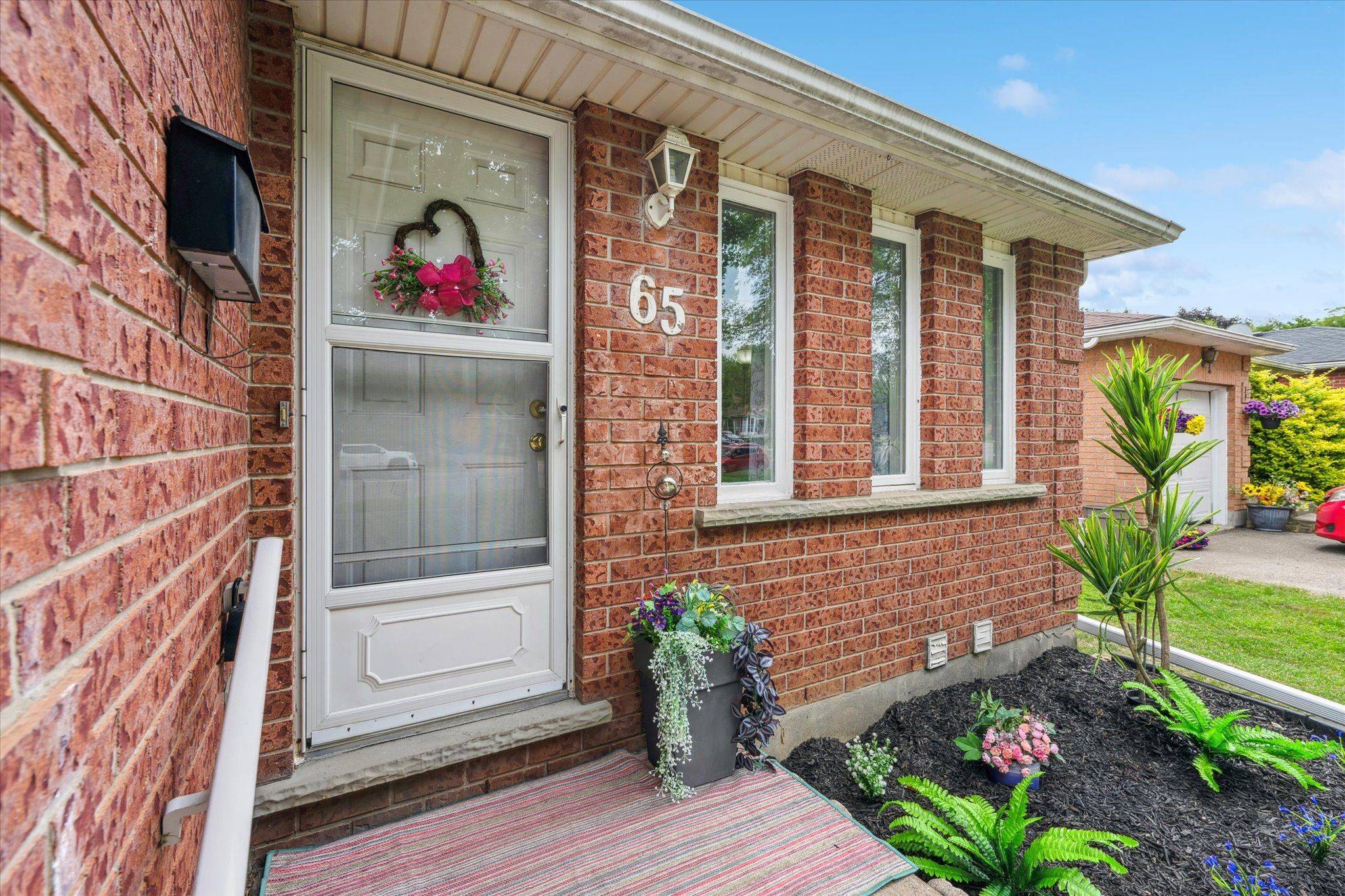 Guelph, ON N1E 6K5,65 Eastview RD