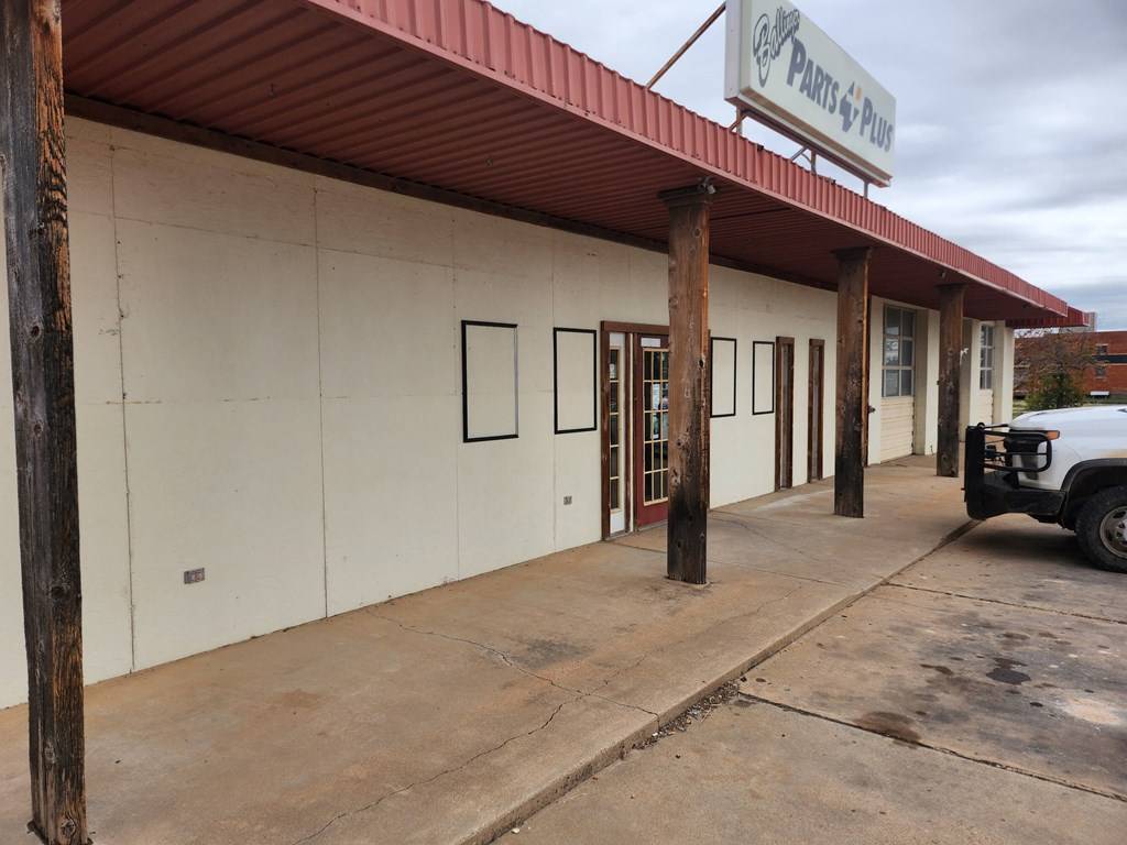 Ballinger, TX 76821,200 N Broadway St