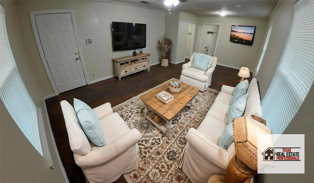 Cleburne, TX 76033,1104 Prairie Avenue