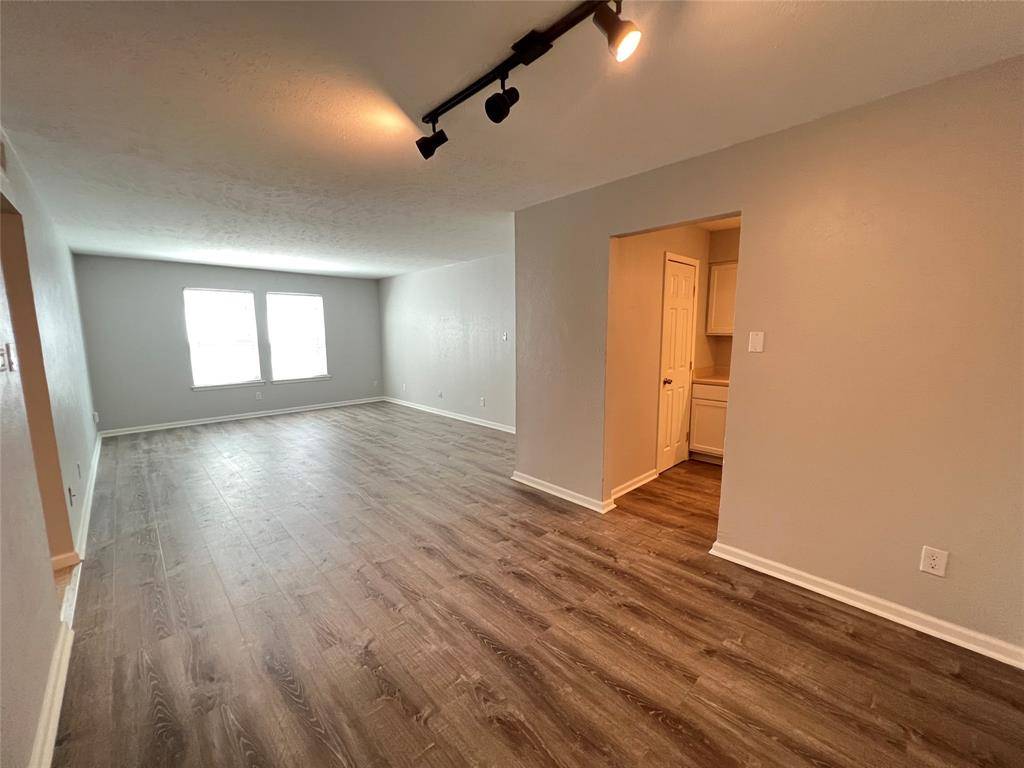 Dallas, TX 75206,5111 Skillman Street #130