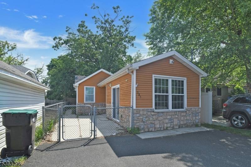 South Amboy City, NJ 08879,385 Shoreland Circle