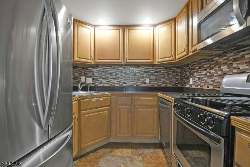 South Amboy City, NJ 08879,385 Shoreland Circle