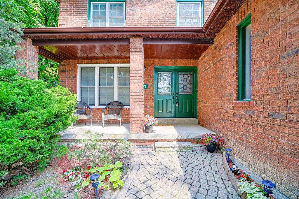 Whitby, ON L1N 6Y8,1 Broughton CT