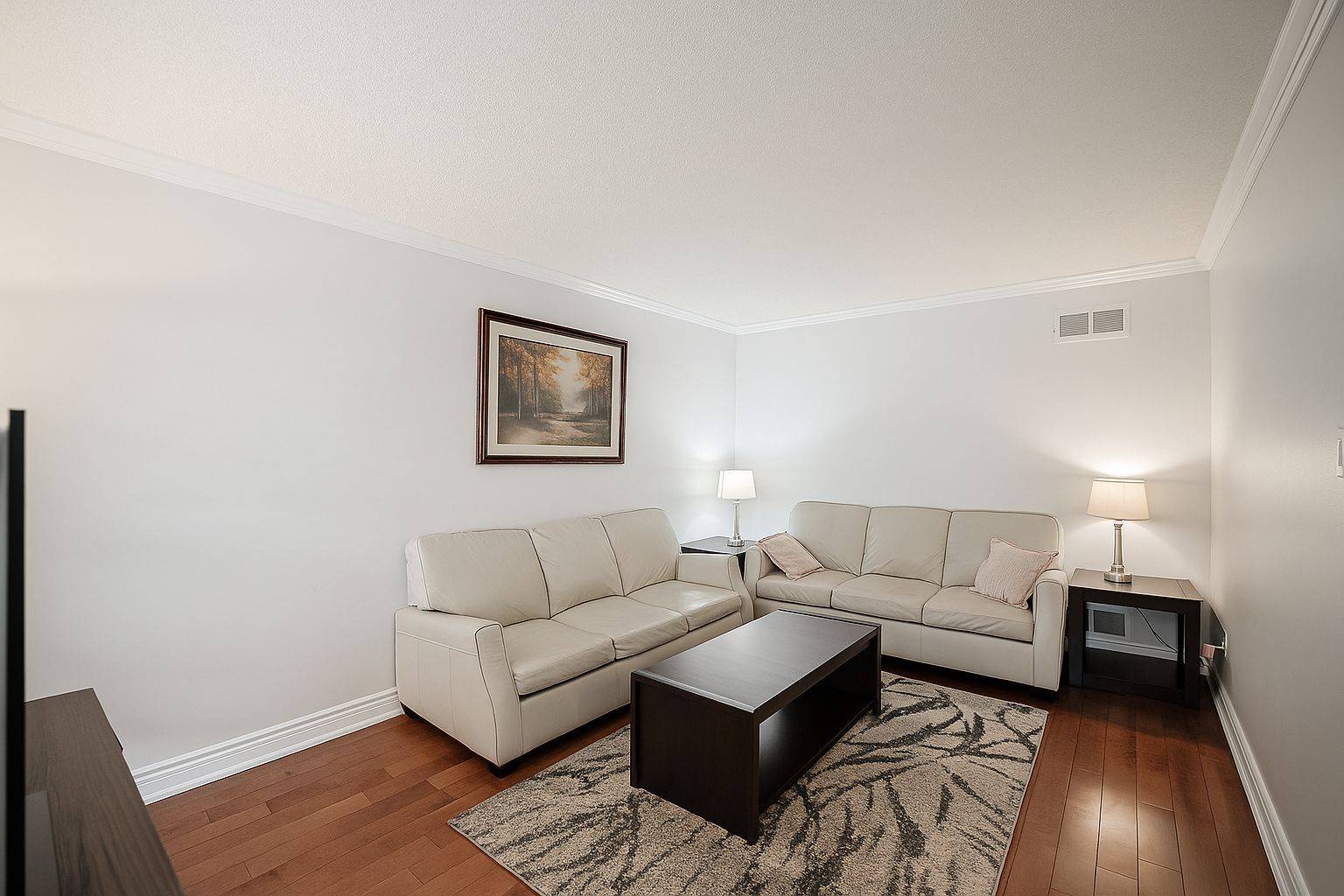 Whitby, ON L1N 6Y8,1 Broughton CT