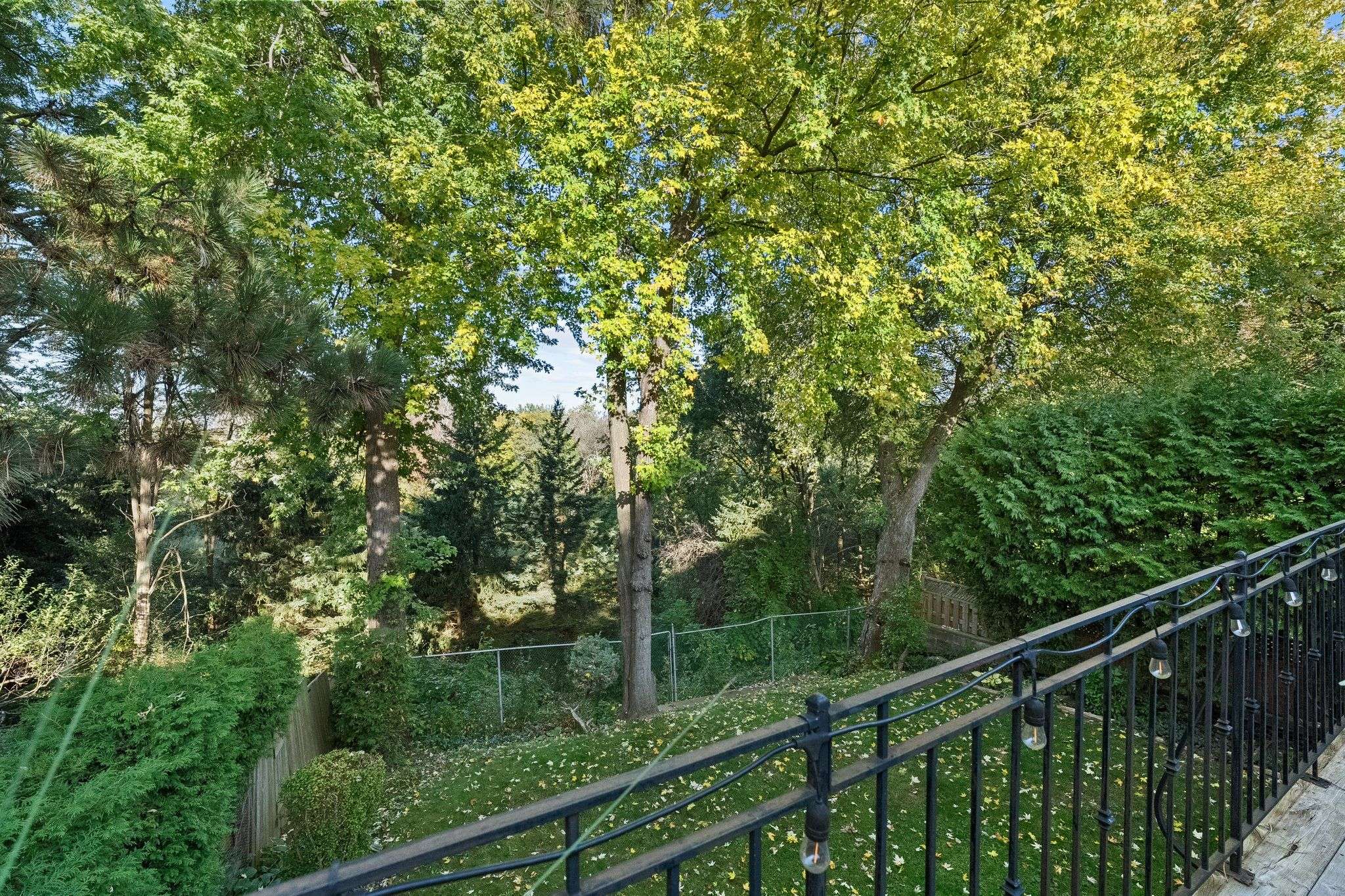 Toronto E09, ON M1J 3A7,28 Landfair CRES