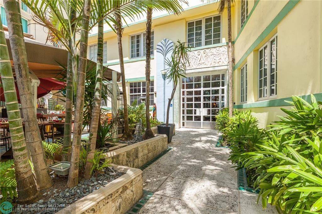 Miami Beach, FL 33139,530 Ocean Dr  #101