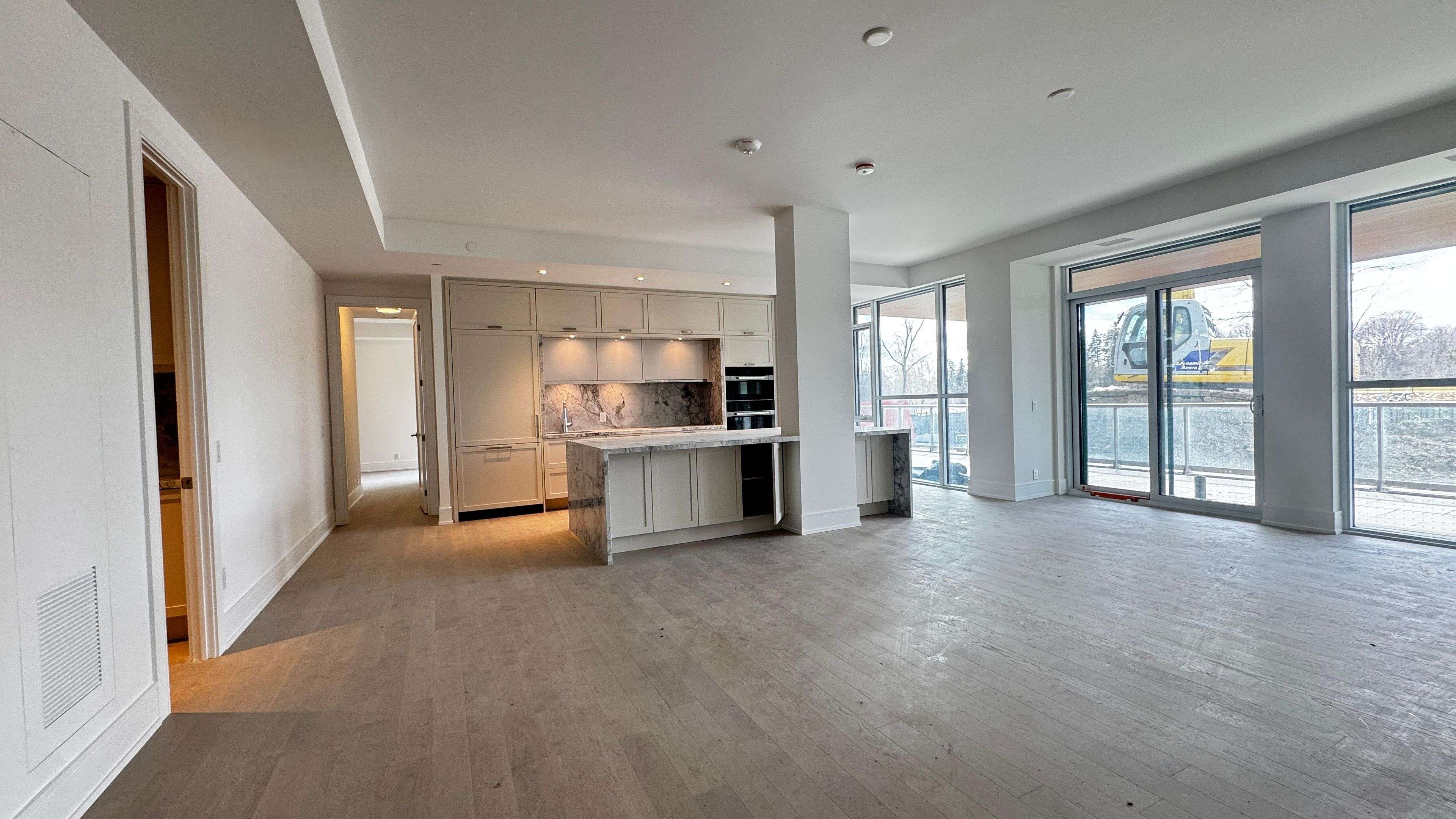 Markham, ON L3T 0H3,399 Royal Orchard BLVD #GL17
