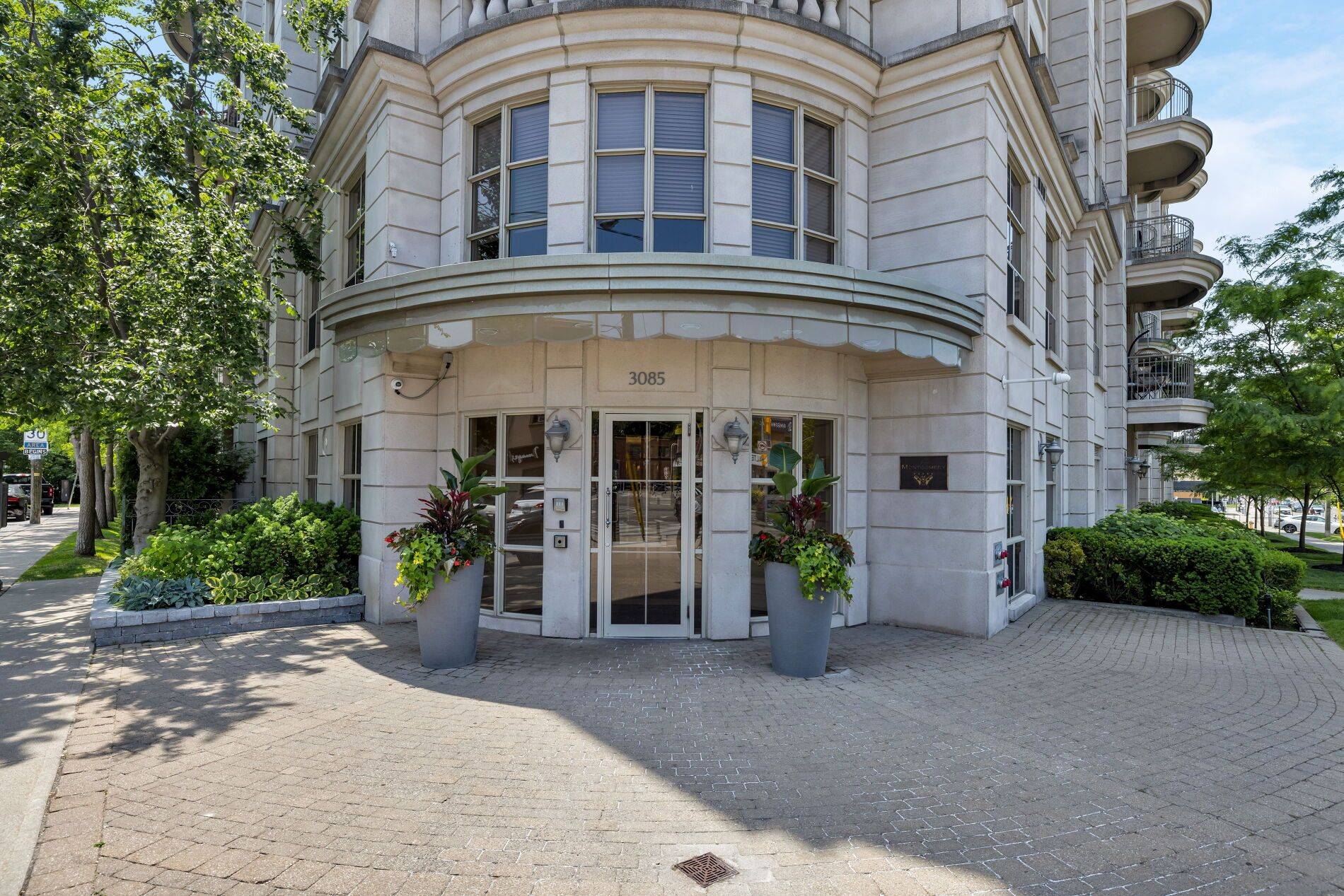 Toronto W07, ON M8X 1C9,3085 Bloor ST W #212