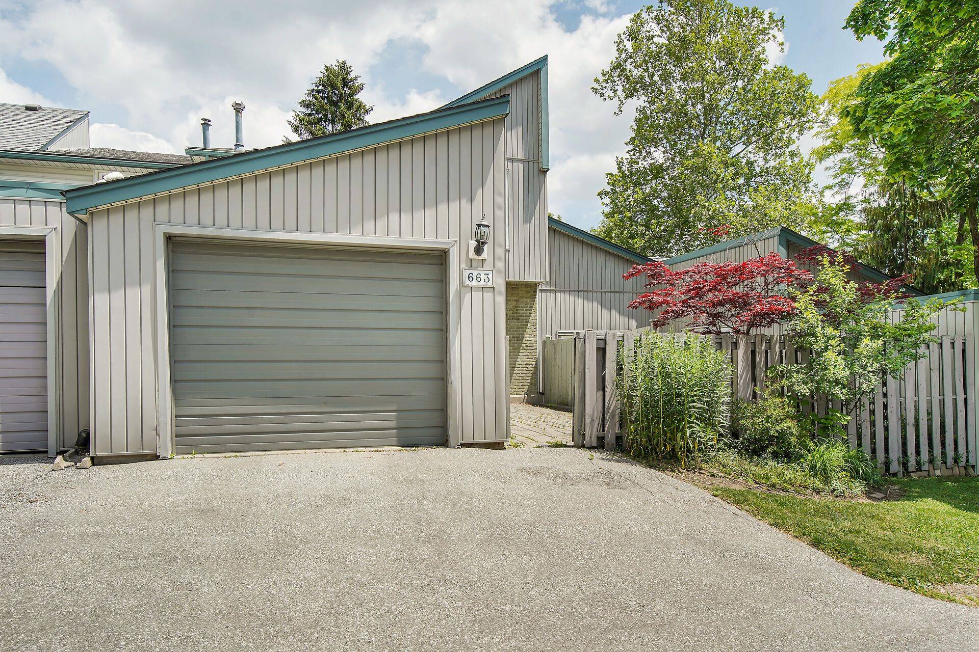 London South, ON N6K 1P8,663 Woodcrest BLVD