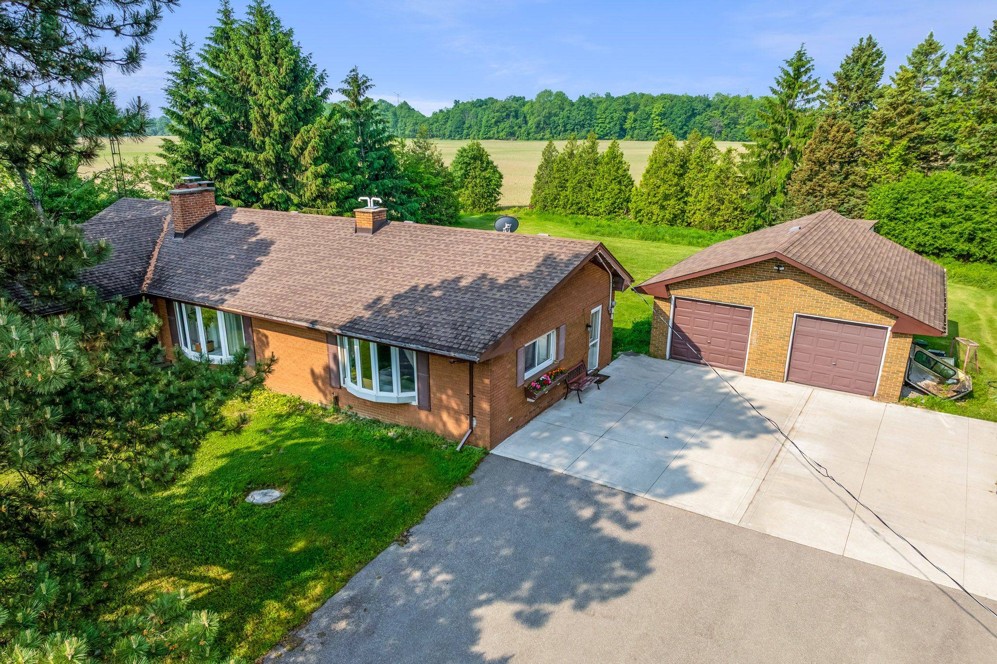 Hamilton, ON L0R 1R0,858 trinity RD S