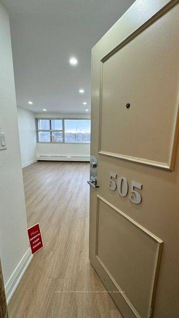 Toronto C11, ON M3C 1S6,725 Don Mills RD #505
