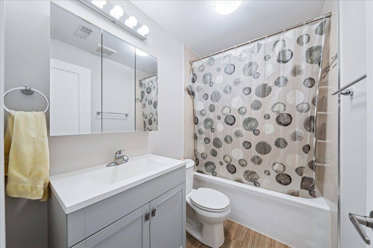 Vaughan, ON L6A 1N5,140 Patna CRES