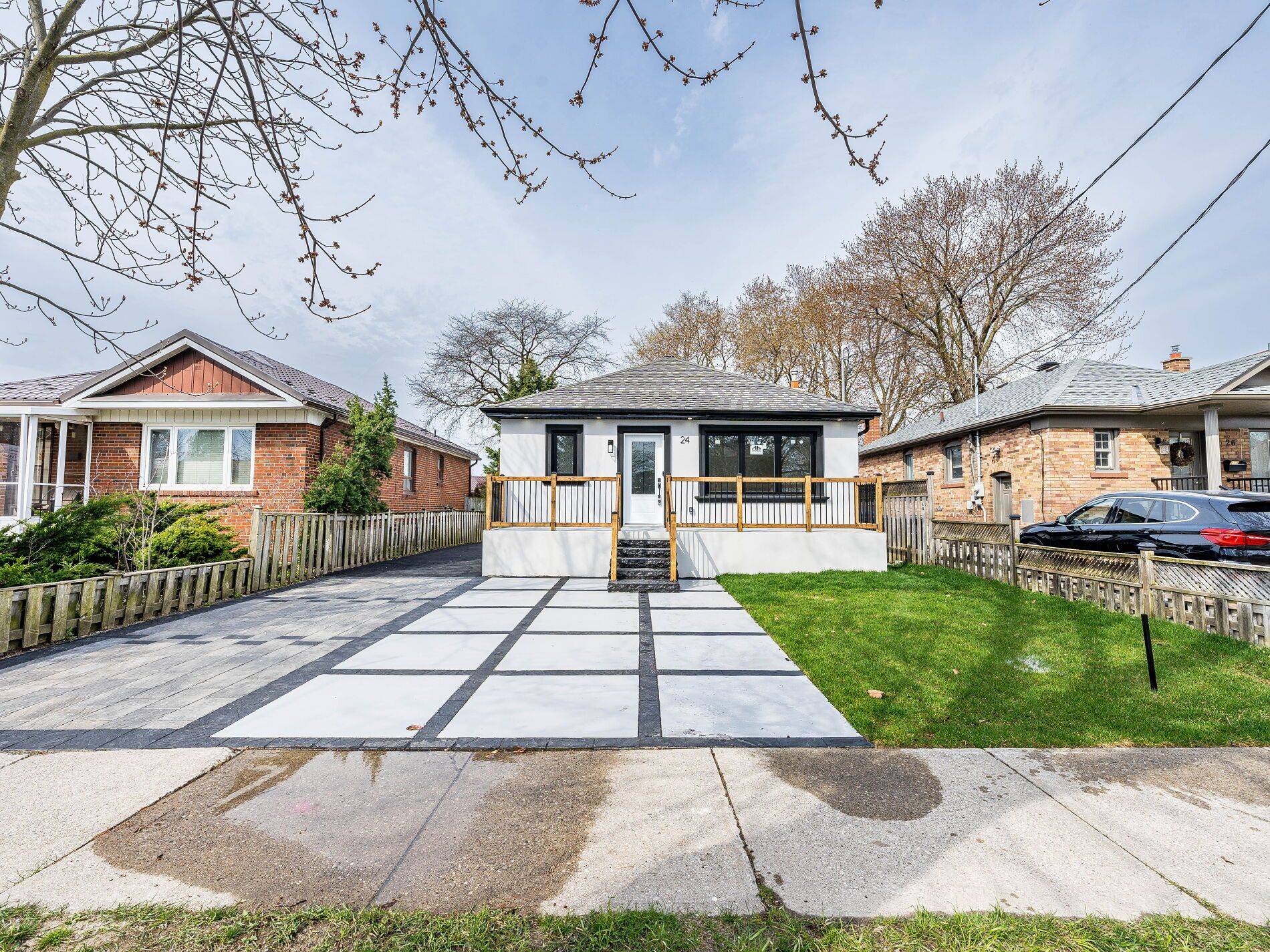 Toronto W06, ON M8W 4B9,24 Treeview DR