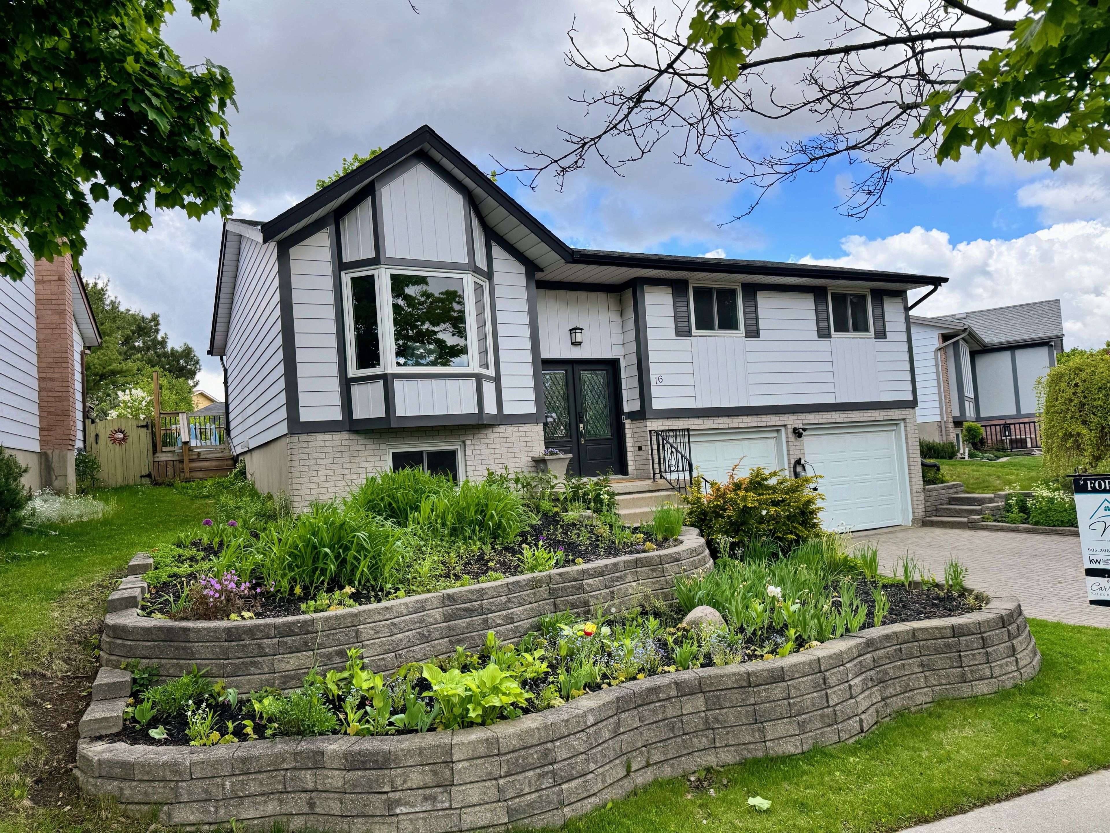 Kitchener, ON N2E 2L3,16 Settlers DR