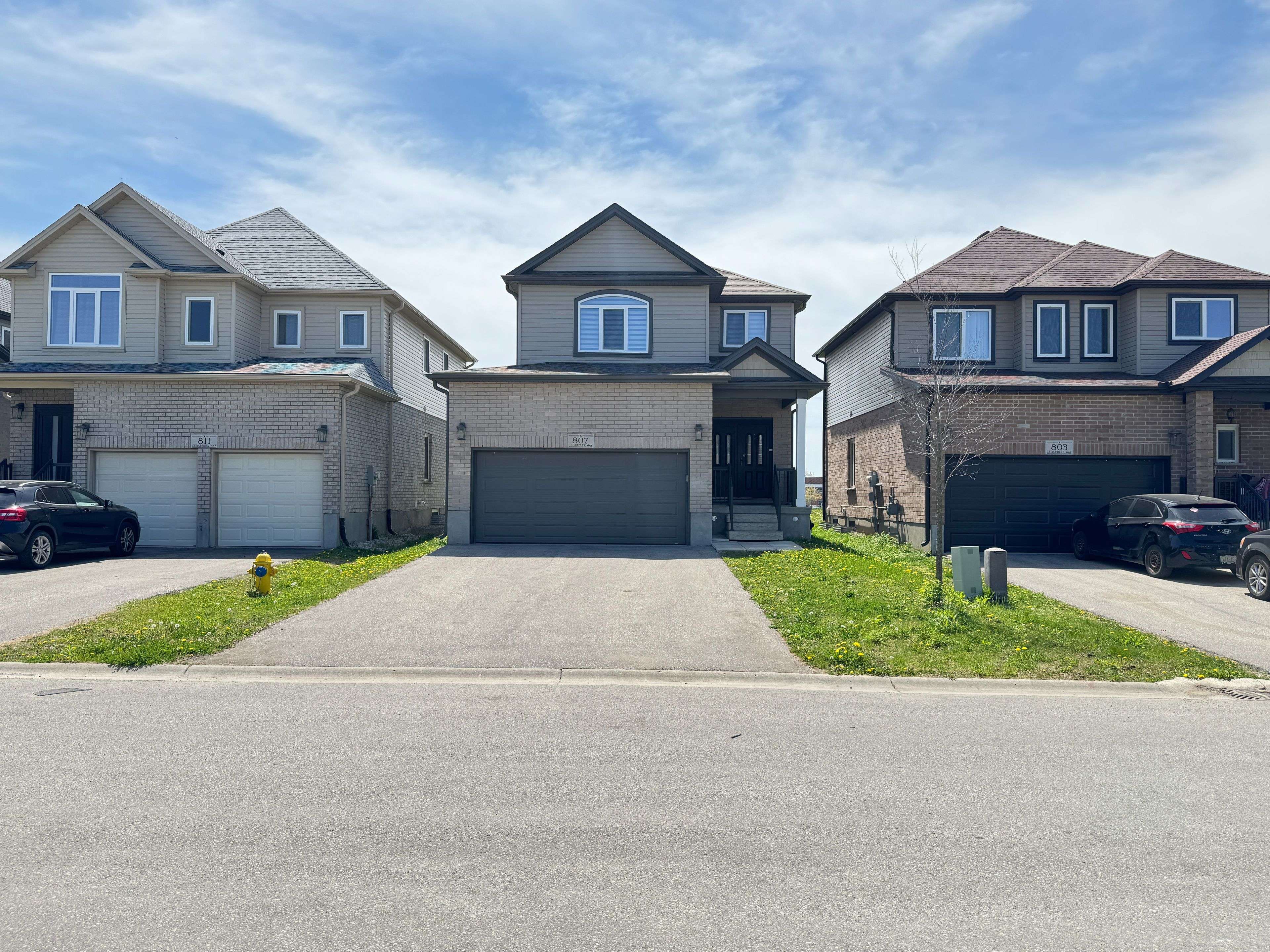 London North, ON N5X 0C3,807 Cedarpark WAY