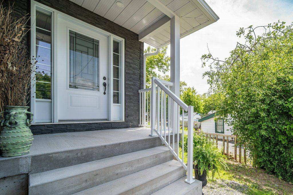Greater Napanee, ON K7R 3B3,100 Palace RD