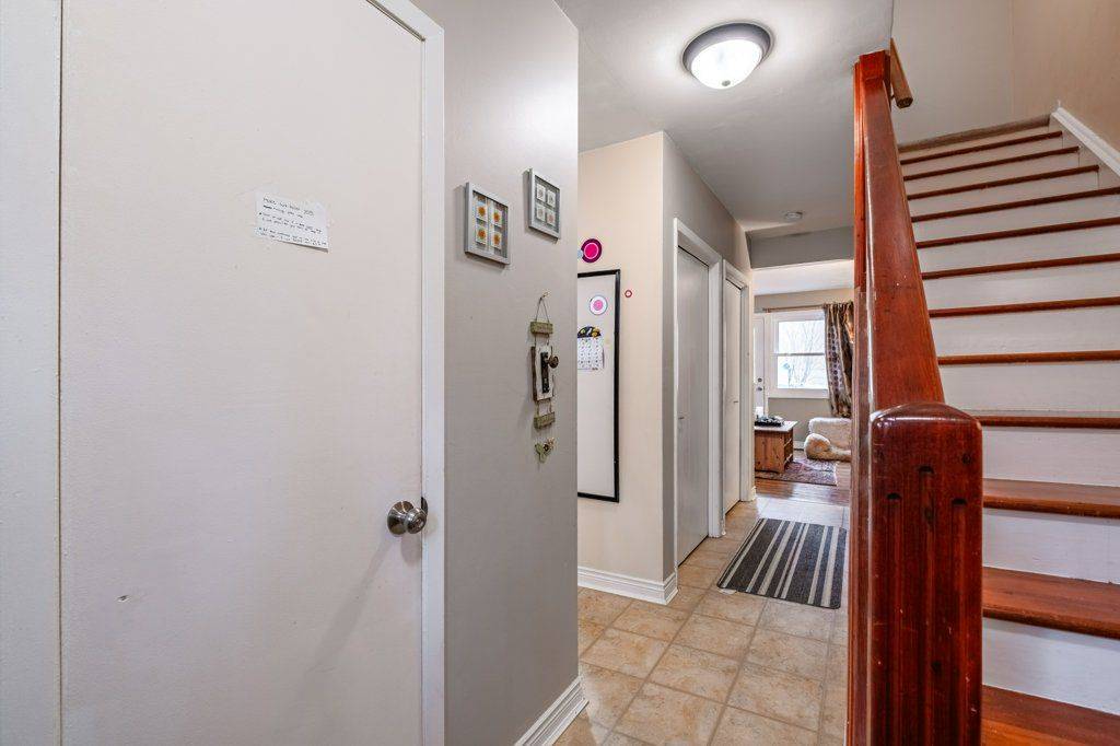 Kingston, ON K7M 2X1,126 Notch Hill RD #5