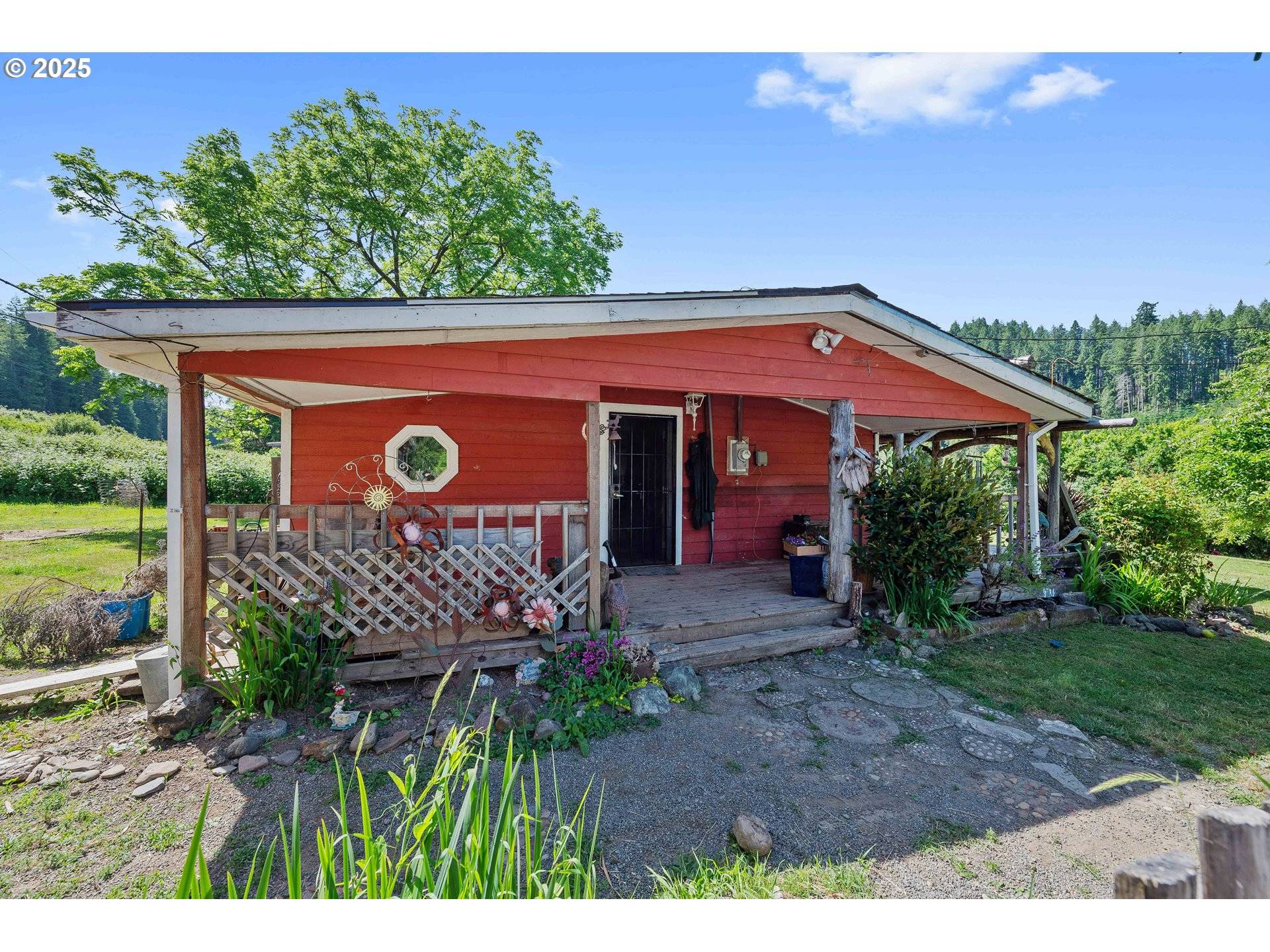 Myrtle Point, OR 97458,99355 LONE PINE LN