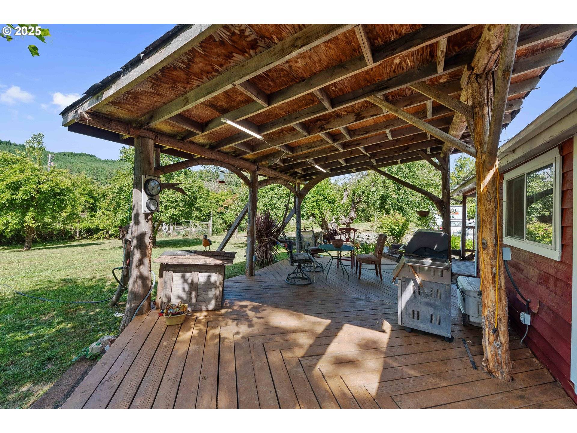 Myrtle Point, OR 97458,99355 LONE PINE LN