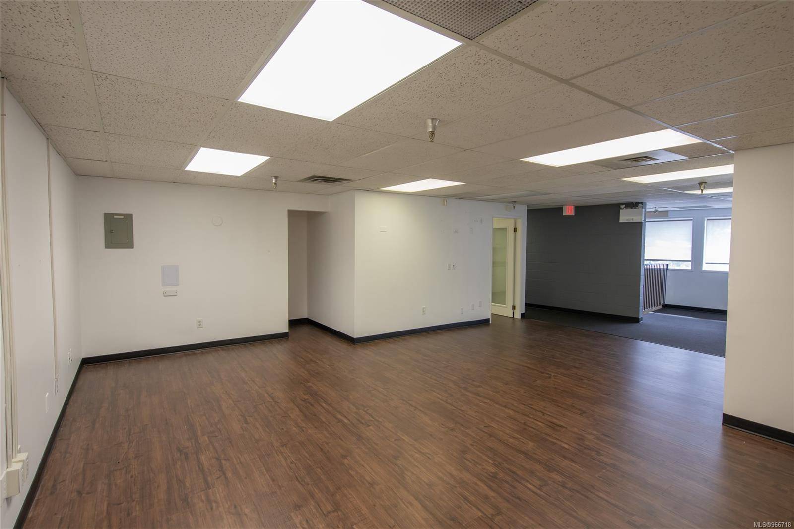Nanaimo, BC V9T 3L3,2520 Bowen Rd #204