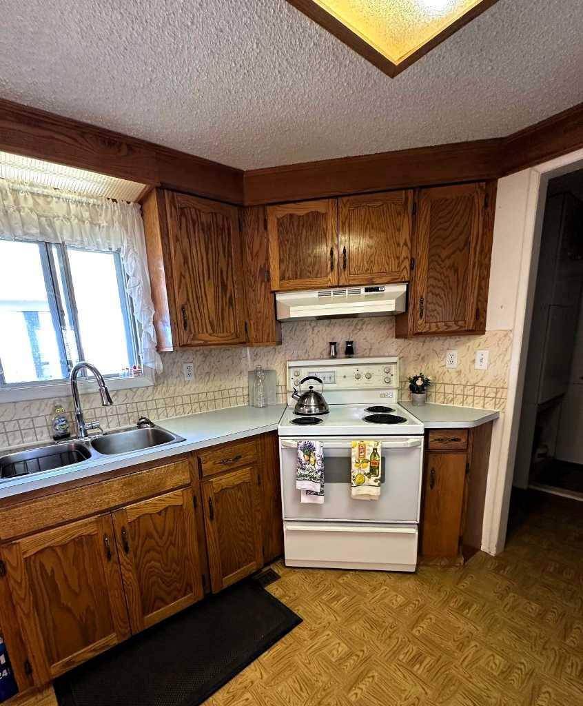 Rural Newell County Of, AB T1R 1C7,9 151025 Hwy 542