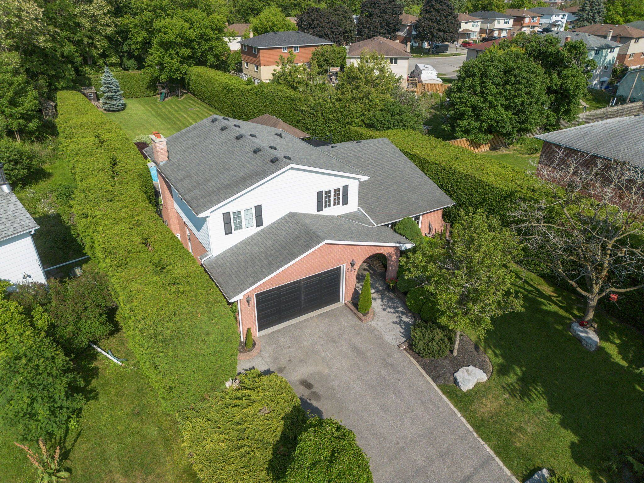 Whitby, ON L1N 5J7,757 Cochrane ST