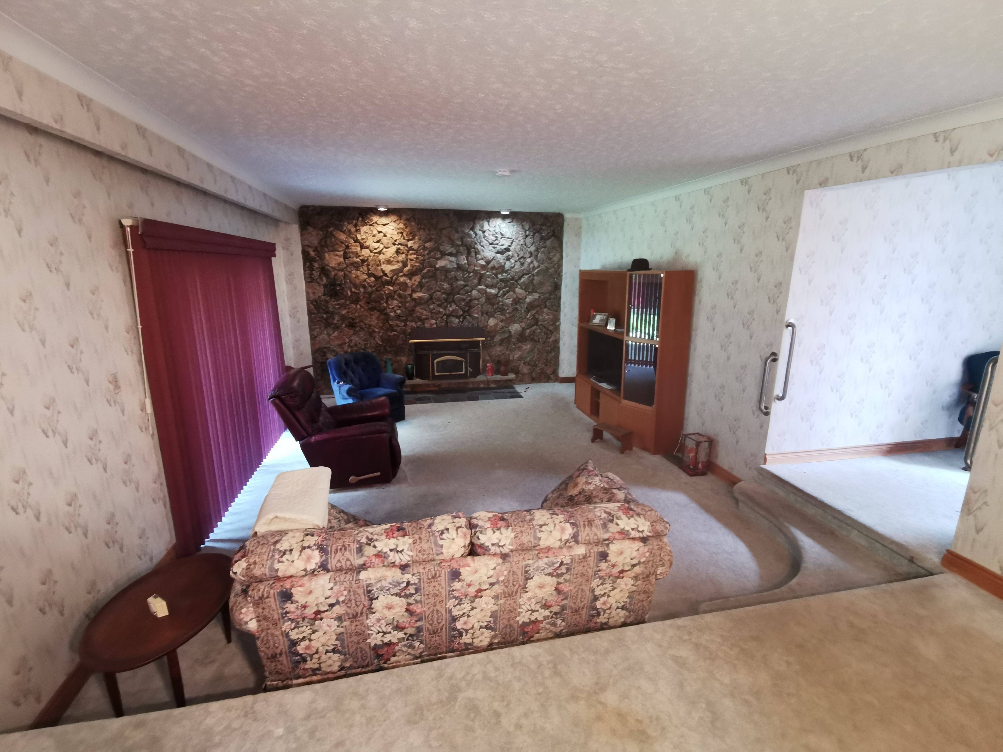 Toronto E03, ON M4B 1R4,138 Parkview Hill CRES