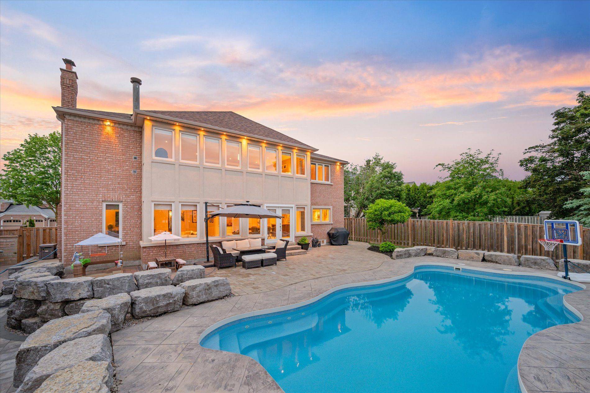 Newmarket, ON L3X 1M4,1141 Secretariate RD