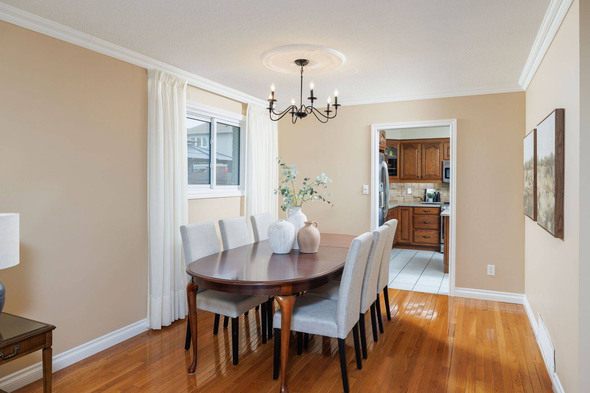 Milton, ON L9T 4S3,521 Vanier DR