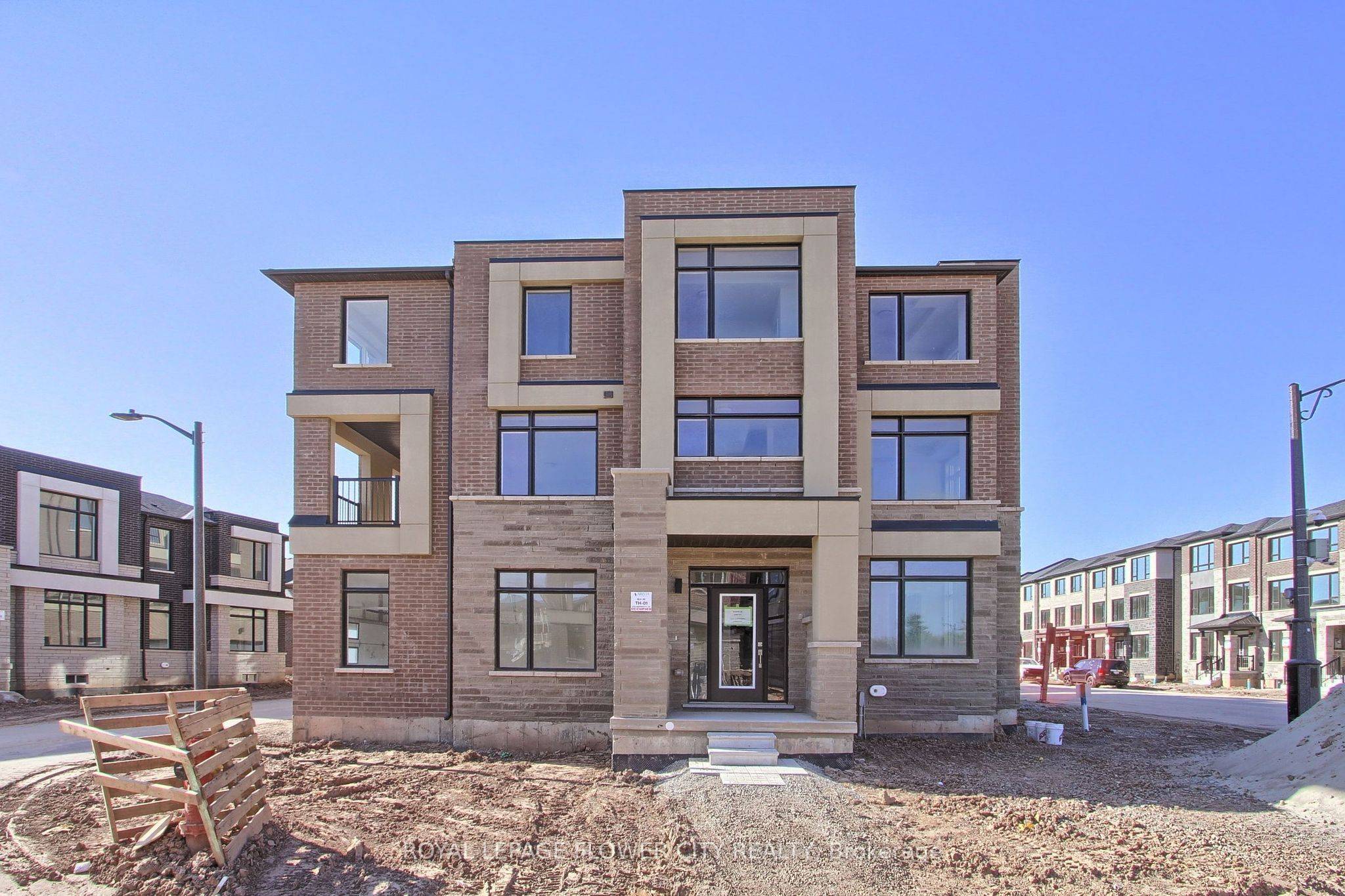 Oakville, ON L6H 8B8,1223 Dartmouth CRES