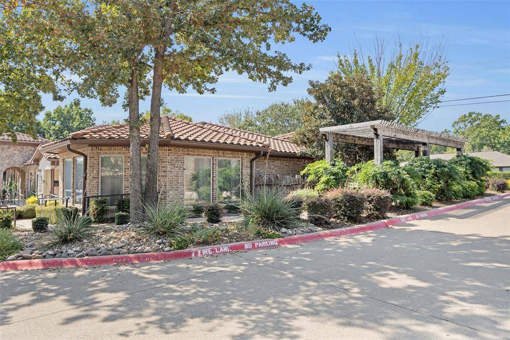 Mansfield, TX 76063,550 N Walnut Creek Drive #100-C