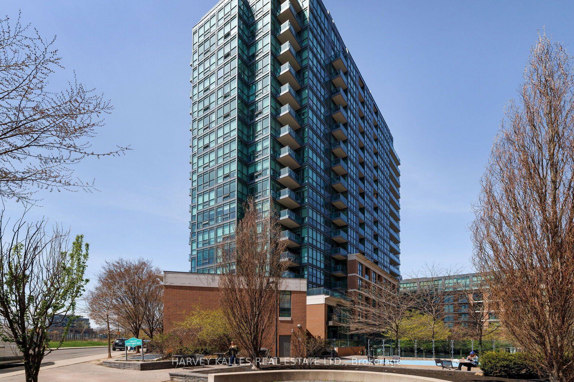 Toronto C01, ON M6J 0A5,1171 Queen ST W #312