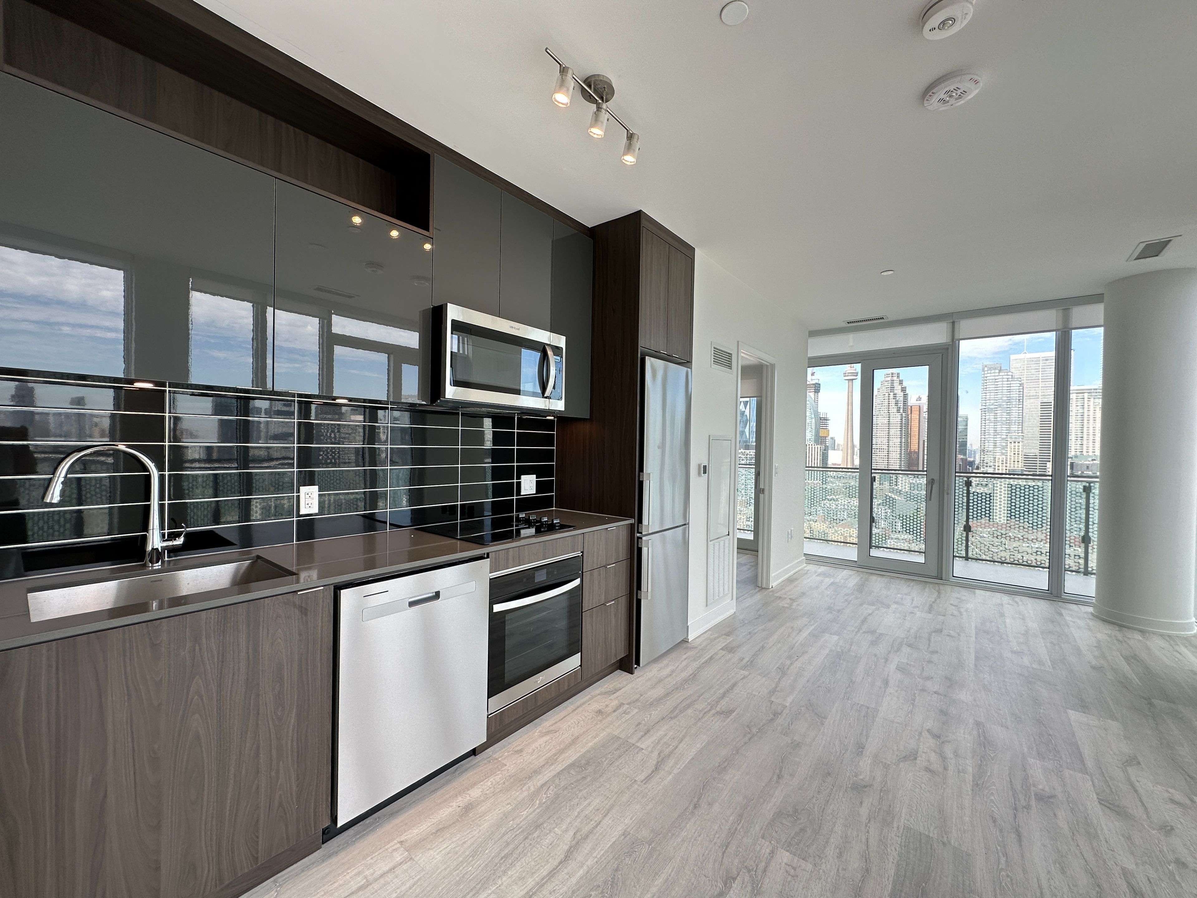 Toronto C08, ON M5A 1Y4,135 Lower Sherbourne ST #PH3033