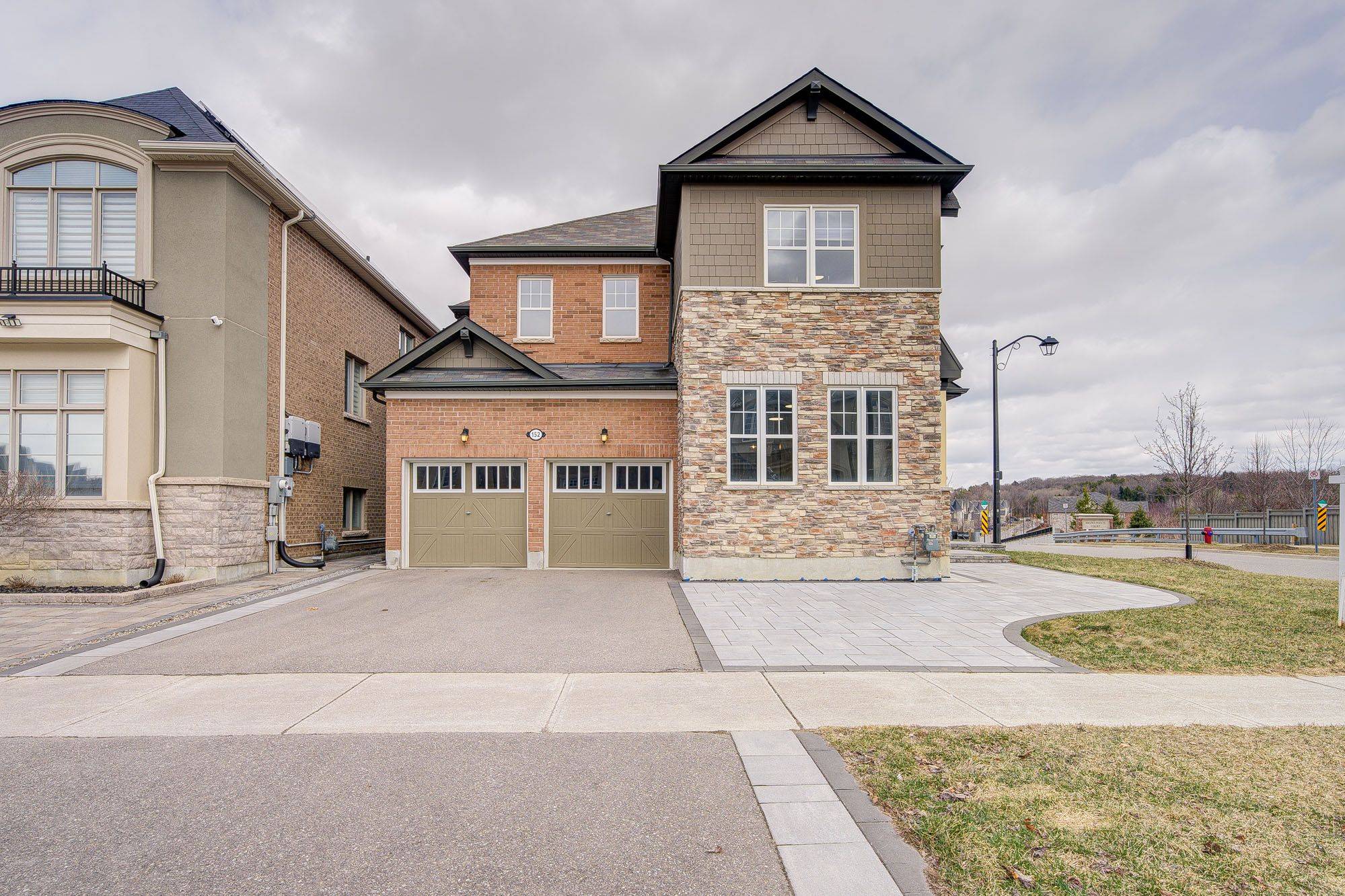 Aurora, ON L4G 0Y6,152 Baber CRES