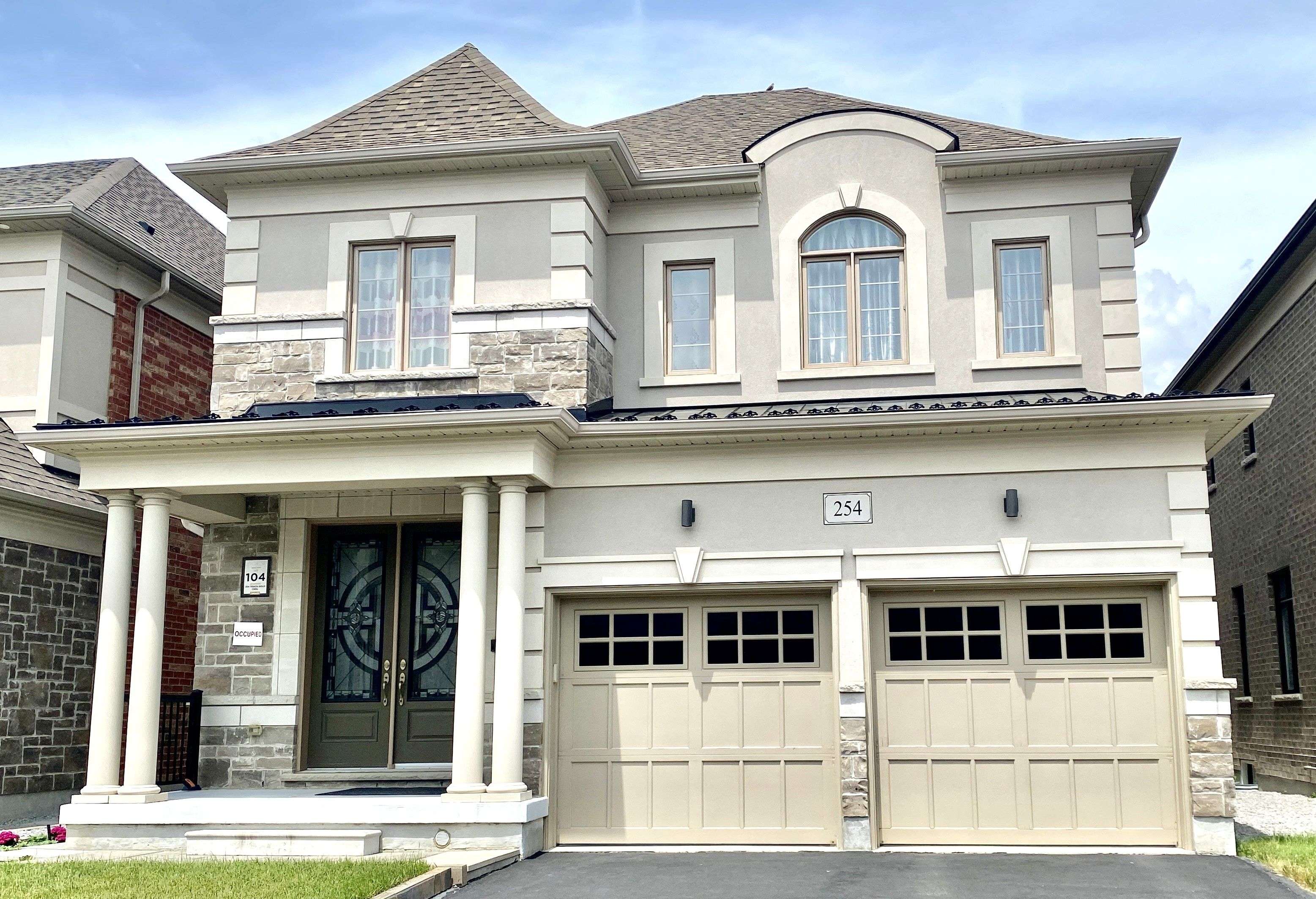 Aurora, ON L4G 3X5,254 Touch Gold CRES