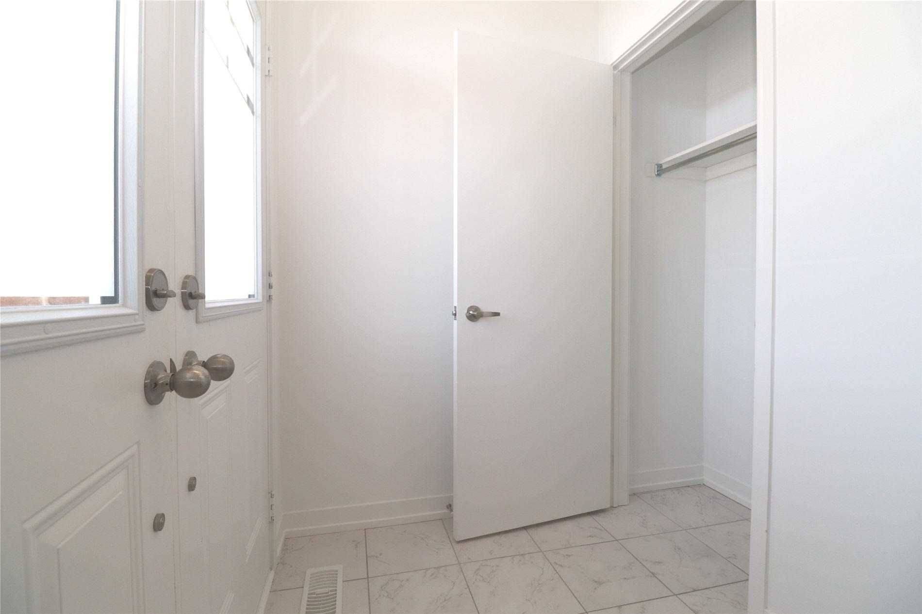 Newmarket, ON L3Y 0E4,162 Harding Park ST