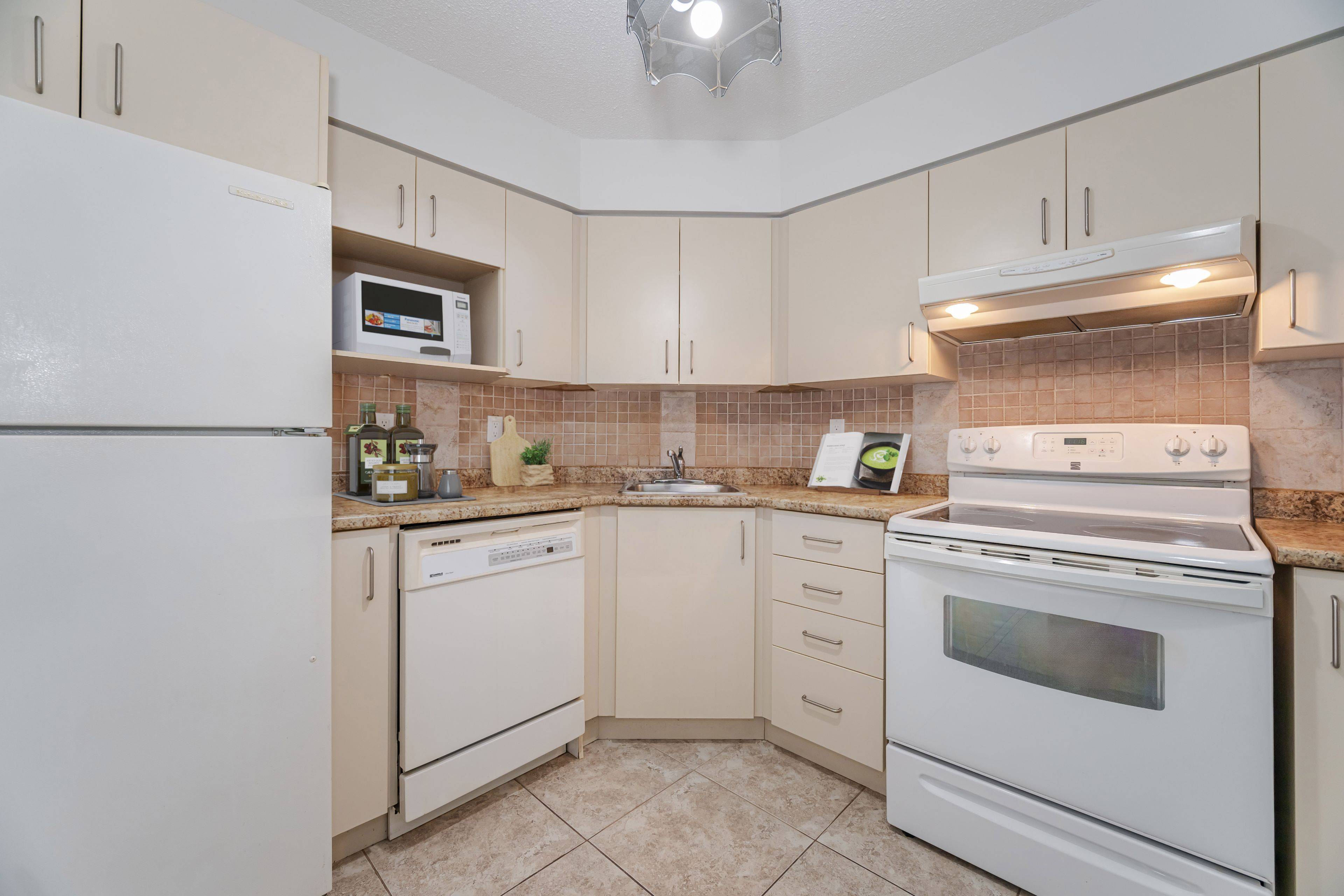 Toronto W10, ON M9V 5E7,61 Markbrook LN #101