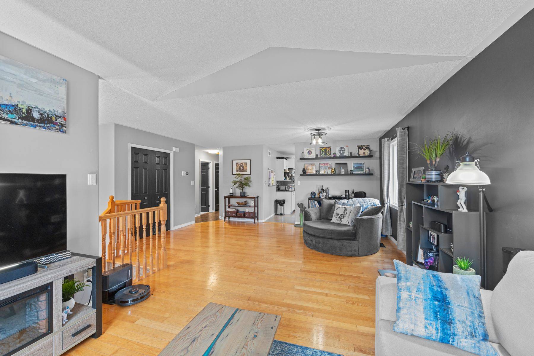 Kingston, ON K7K 7K6,1001 Bluffwood AVE