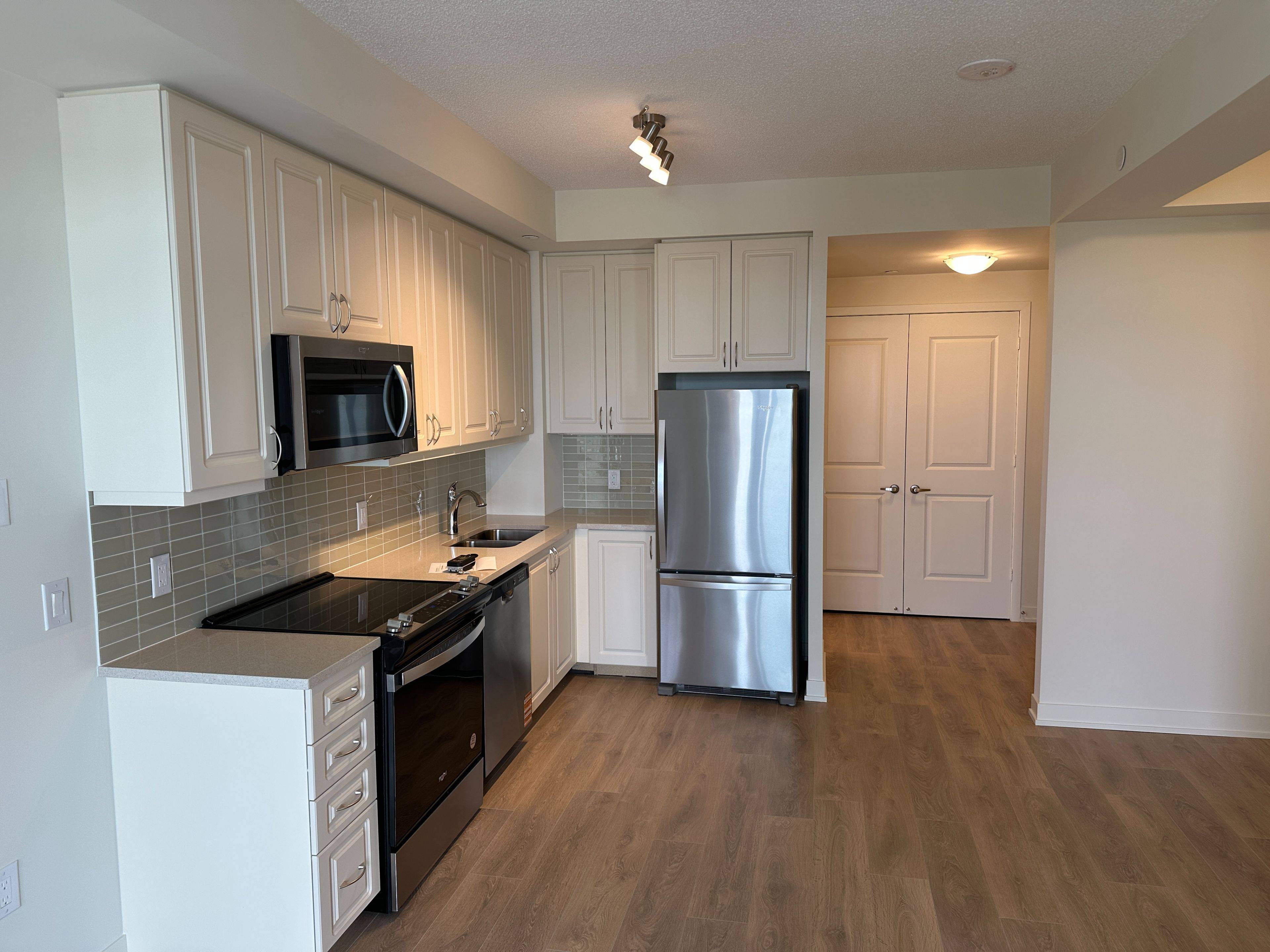 Toronto W06, ON M8V 0G9,38 Annie Craig DR #4712
