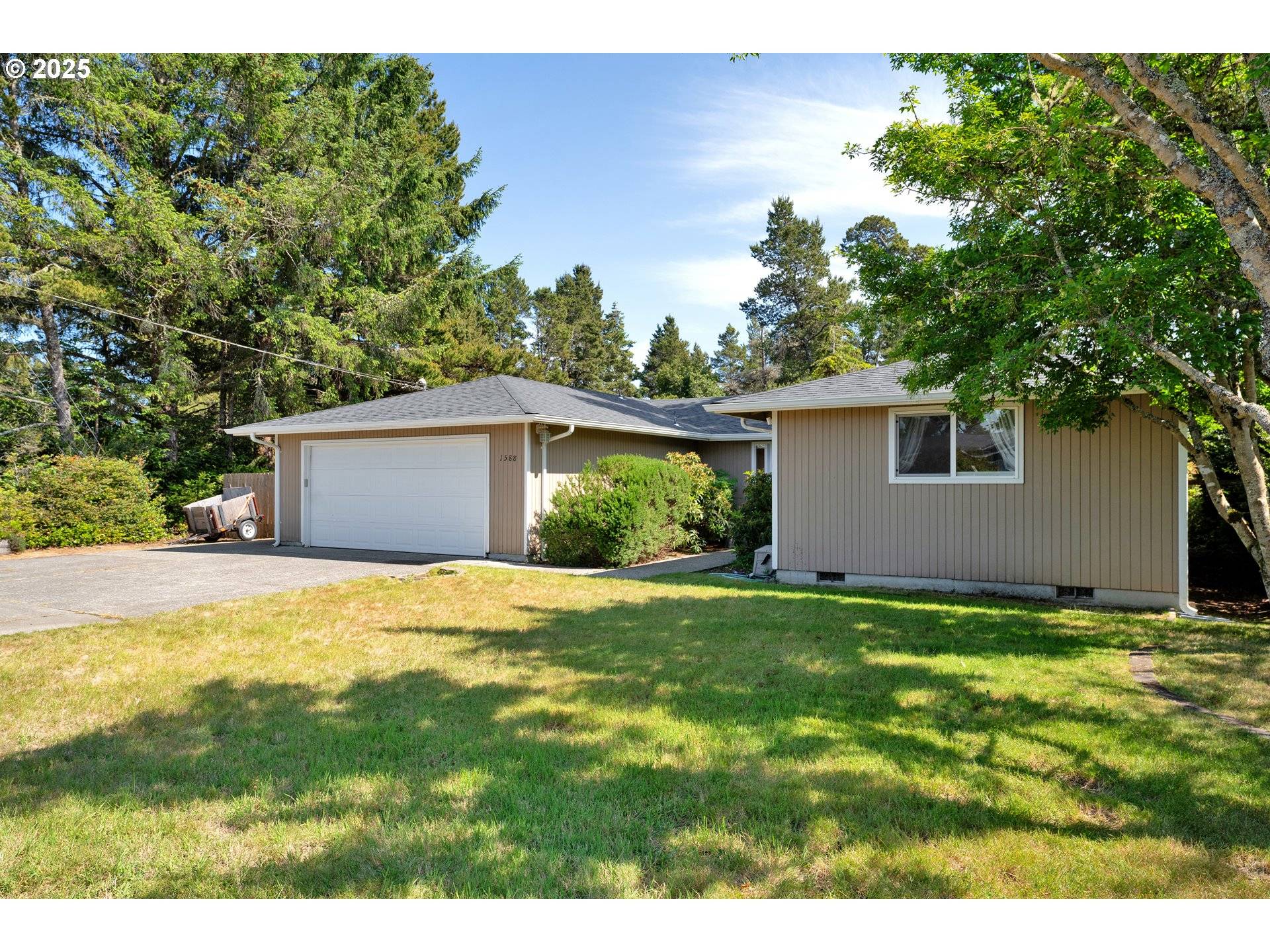 Florence, OR 97439,1588 20TH ST