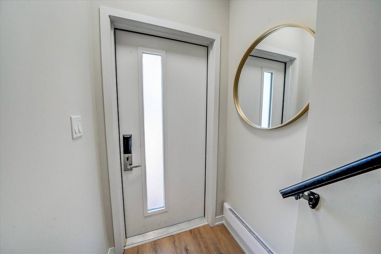 Oshawa, ON L1G 0C3,1740 Simcoe ST N #34