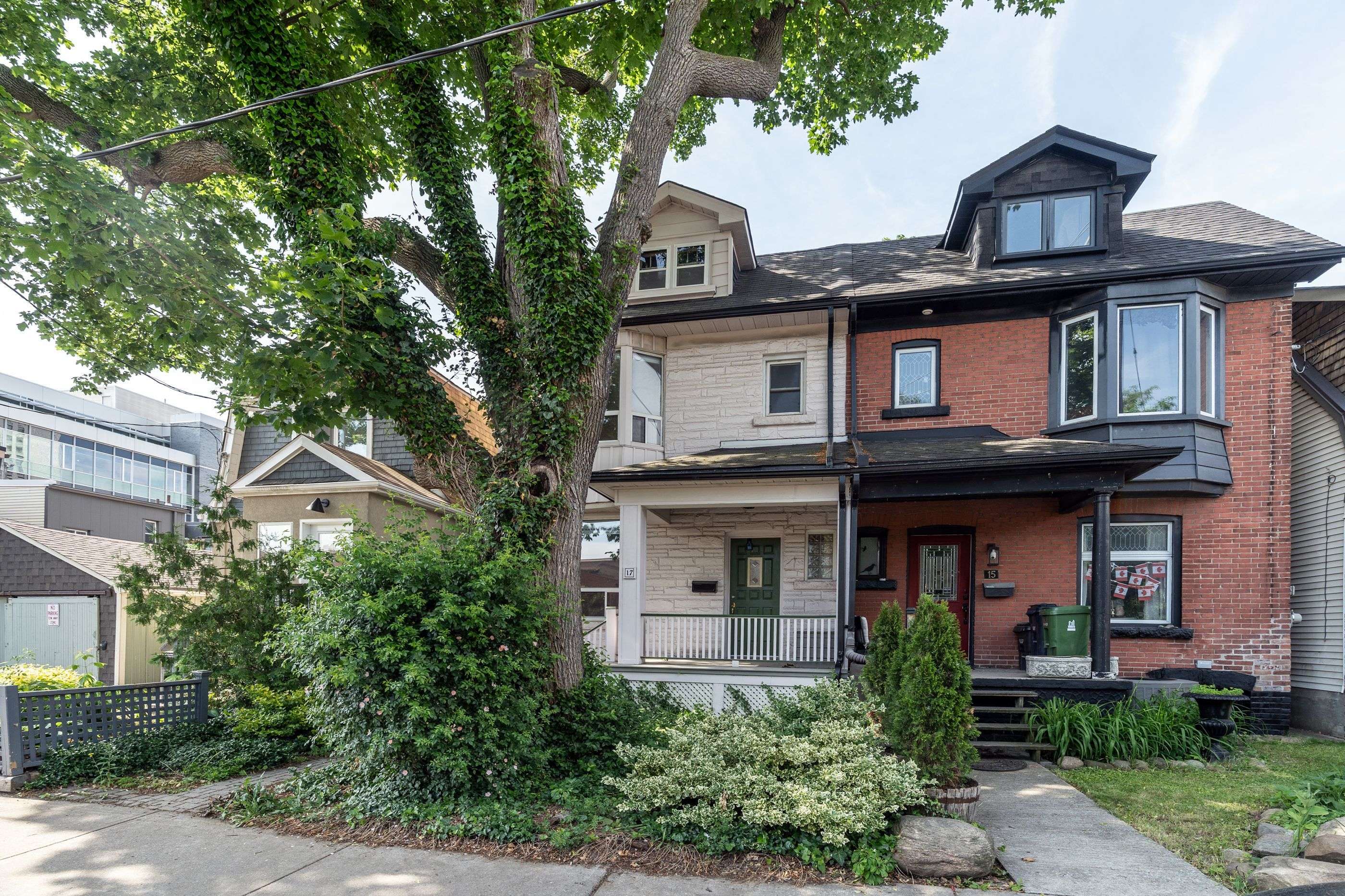 Toronto E03, ON M4K 1S9,17 Pretoria AVE