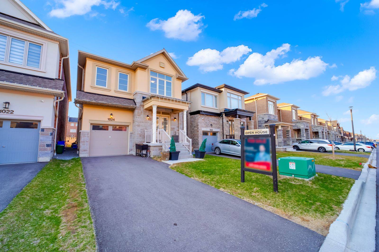 Pickering, ON L1X 0G5,1024 Skyridge BLVD