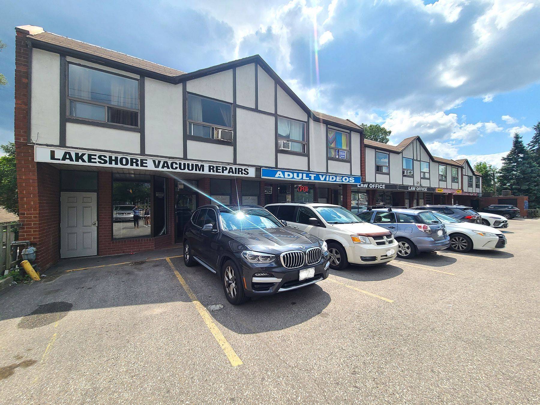 Toronto W06, ON M8W 1R3,3819 Lake Shore BLVD W #retail