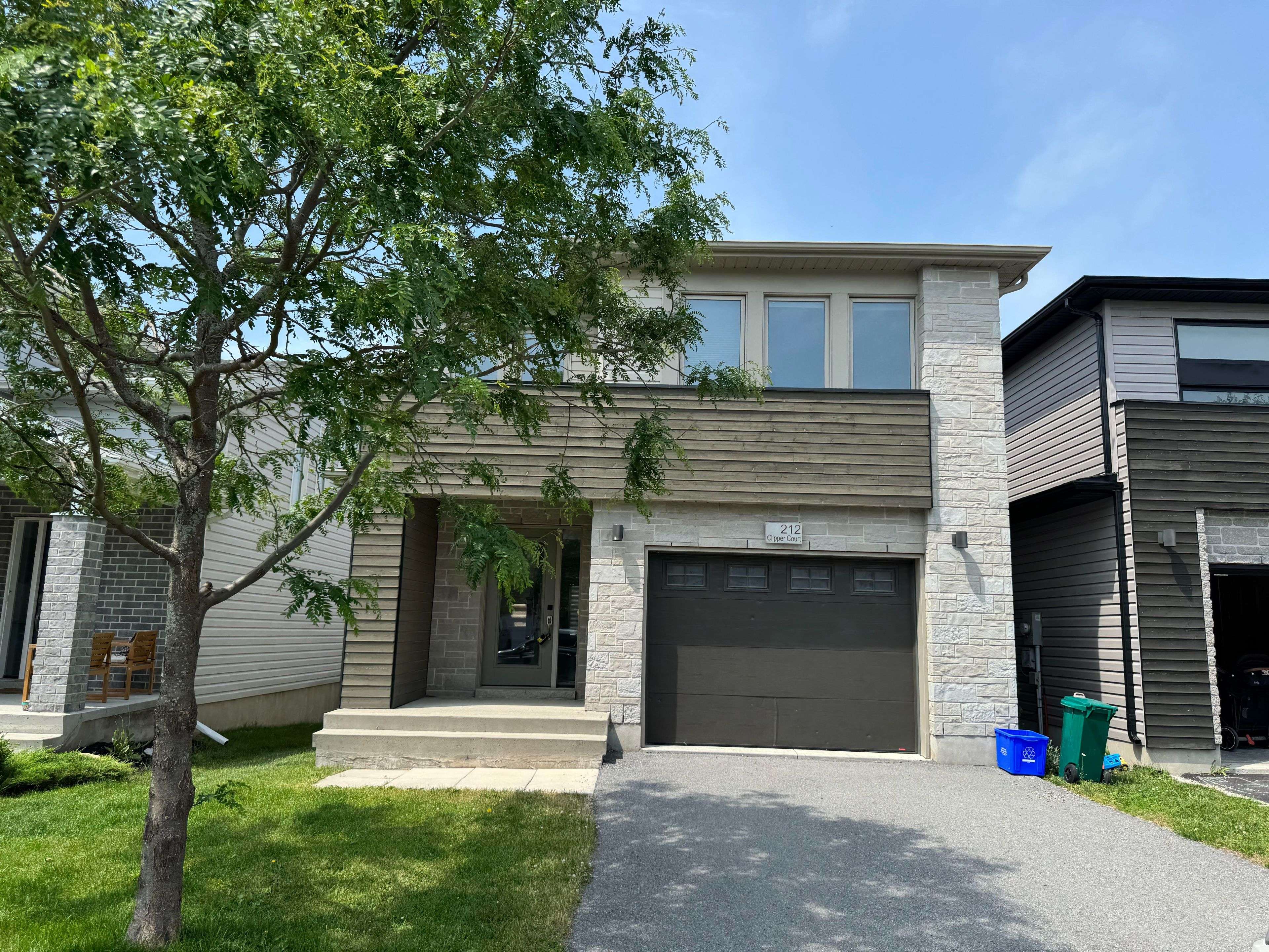 Kingston, ON K7K 0E8,212 Clipper CT